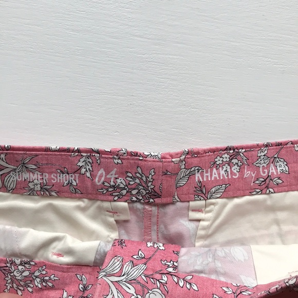 Floral Patterned Shorts - Picture 4 of 4